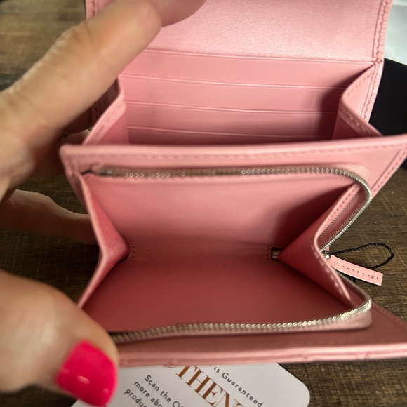 Authenticated Gucci GG Marmot Leather Wallet NEW - Picture 8 of 10